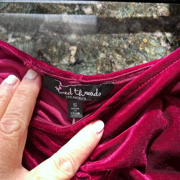 Mixed Threads Velvet Ruched Puffed Sleeve Cropped Top. Goth. Dark romantic. EUC - Picture 7 of 11